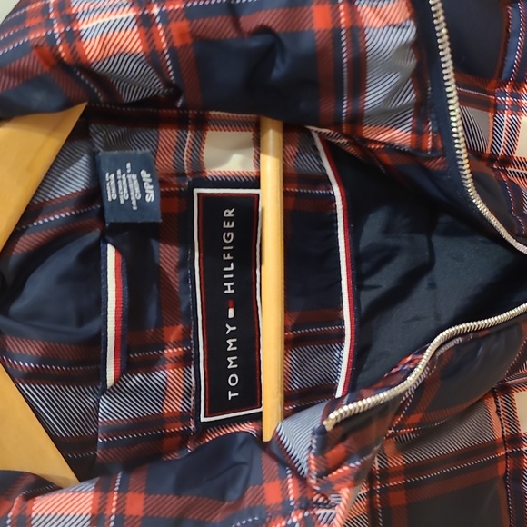 Tommy Hilfiger plaid puffer vest - Picture 3 of 5